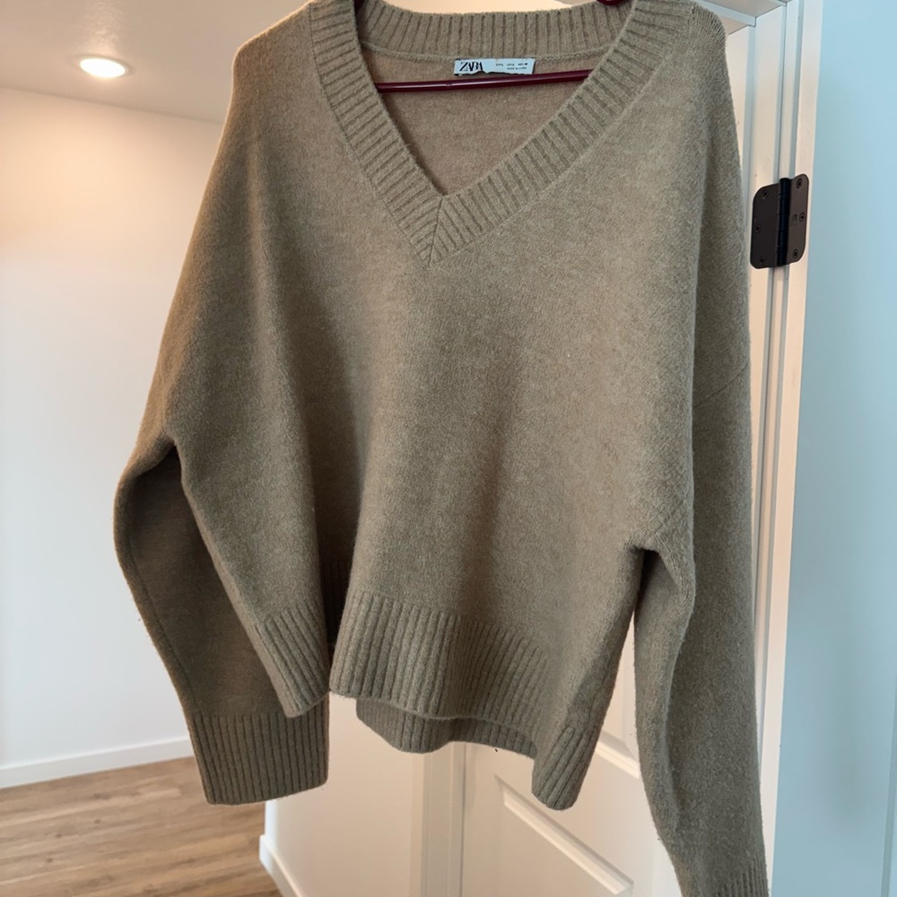 Zara Women's Tan Sweater
